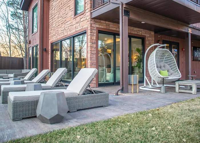 Cliffrose Springdale, Curio Collection By Hilton
